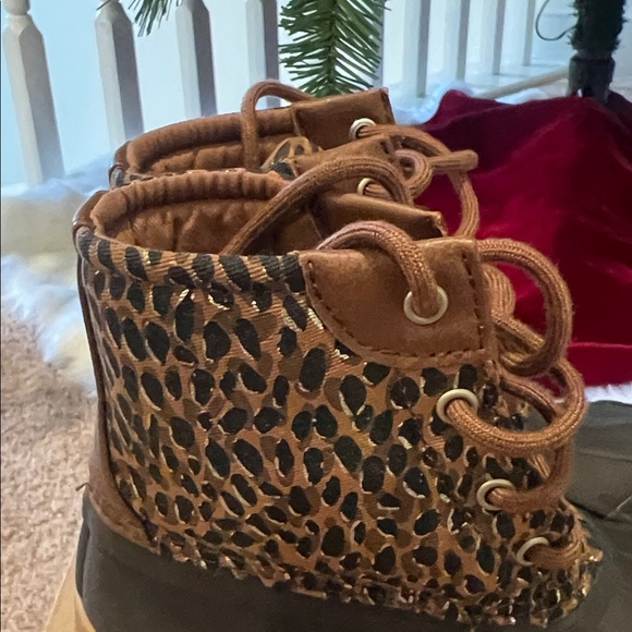 Sperry Leopard Print and Black Duck Boots - Picture 5 of 9